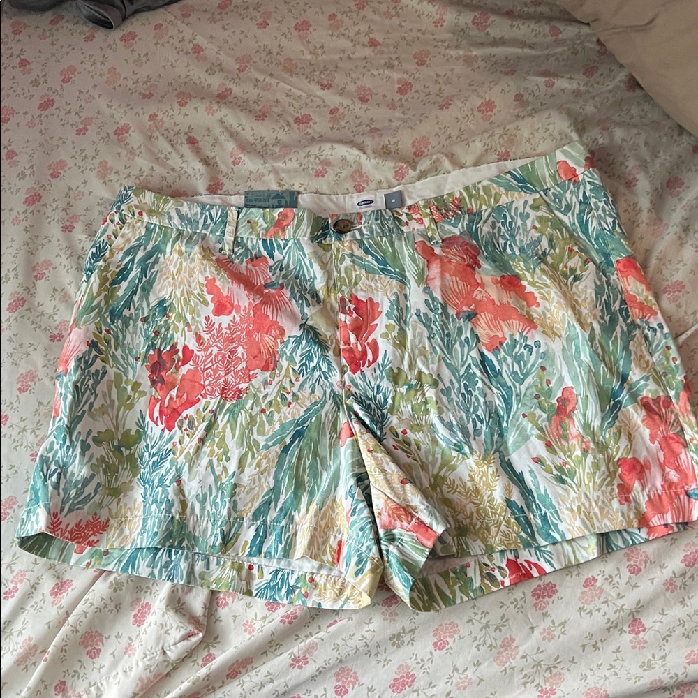 Old Navy Floral Print Women's Shorts - Multicolor
